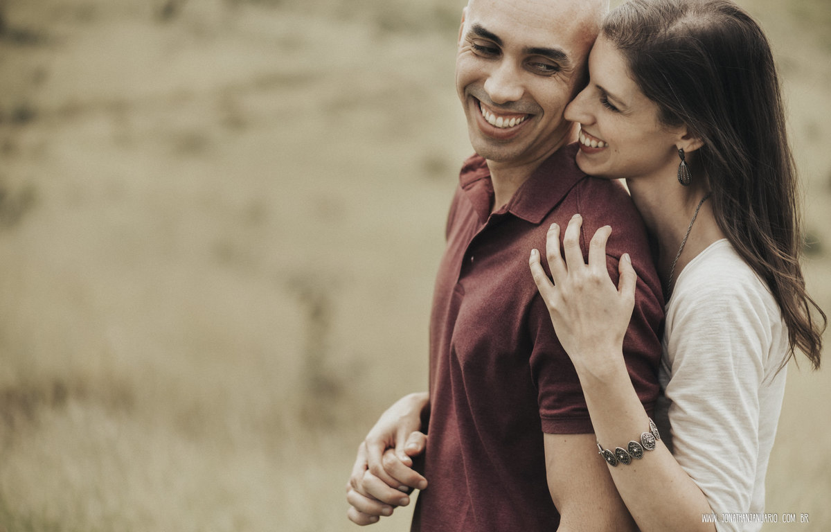 Ensaio em Rio Claro-SP, casal apaixonado, natureza - love, amor, casal, Jonathan Januario, foto, fotografia, Araras, leme, limeira,campinas, São Paulo, folk, lifeStyle, Vsco, montanha, foto na fazenda, pico olho d’agua, Mariporã, foto em montanha

