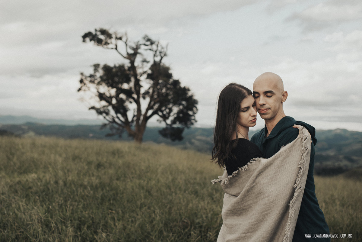 Ensaio em Rio Claro-SP, casal apaixonado, natureza - love, amor, casal, Jonathan Januario, foto, fotografia, Araras, leme, limeira,campinas, São Paulo, folk, lifeStyle, Vsco, montanha, pico olho d’agua, Mariporã, foto em montanha, cruzeiro do sul