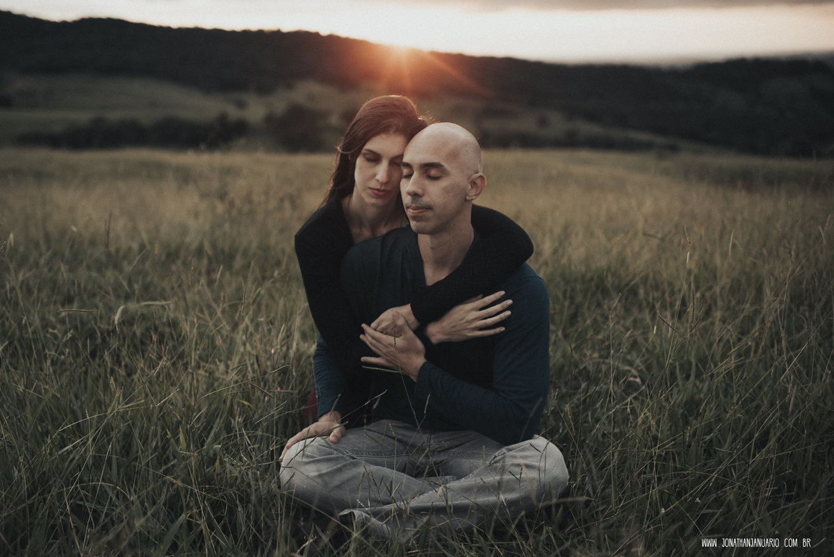 Ensaio em Rio Claro-SP, casal apaixonado, natureza - love, amor, casal, Jonathan Januario, foto, fotografia, Araras, leme, limeira,campinas, São Paulo, folk, lifeStyle, Vsco, montanha, pico olho d’agua, Mariporã, foto em montanha, cruzeiro do sul