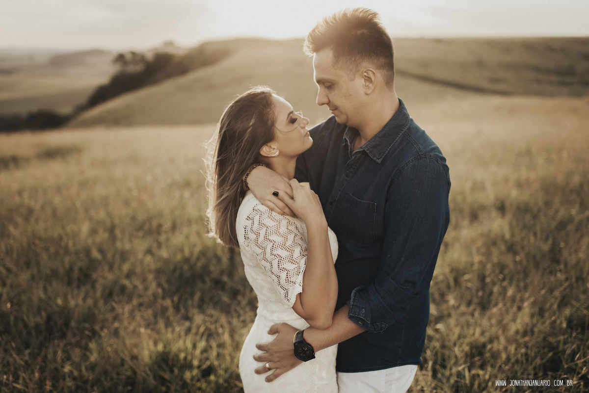 Ensaio em Rio Claro-SP, casal apaixonado, natureza - love, amor, casal, Jonathan Januario, foto, fotografia, Araras, leme, limeira,campinas, São Paulo, folk, lifeStyle, Vsco, montanha, foto na fazenda, pico olho d’agua, Mariporã, foto em montanha

