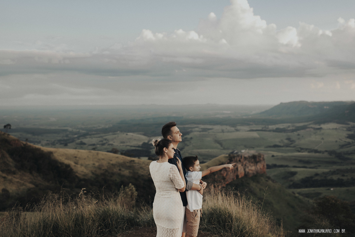 Ensaio em Rio Claro-SP, casal apaixonado, natureza - love, amor, casal, Jonathan Januario, foto, fotografia, Araras, leme, limeira,campinas, São Paulo, folk, lifeStyle, Vsco, montanha, foto na fazenda, pico olho d’agua, Mariporã, foto em montanha

