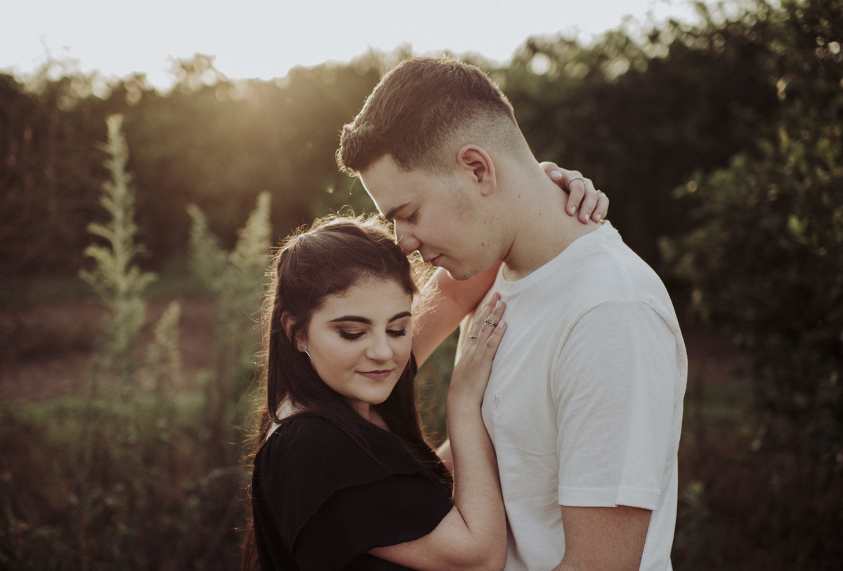 Ensaio em Rio Claro-SP, casal apaixonado, natureza - love, amor, casal, Jonathan Januario, foto, fotografia, Araras, leme, limeira,campinas, São Paulo, folk, lifeStyle, Vsco, montanha, foto na fazenda, pico olho d’agua, Mariporã, foto em montanha