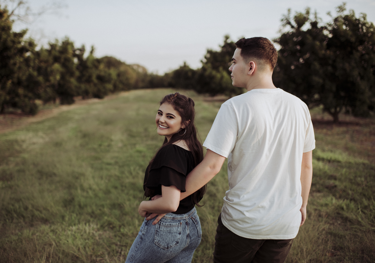 Ensaio em Rio Claro-SP, casal apaixonado, natureza - love, amor, casal, Jonathan Januario, foto, fotografia, Araras, leme, limeira,campinas, São Paulo, folk, lifeStyle, Vsco, montanha, foto na fazenda, pico olho d’agua, Mariporã, foto em montanha