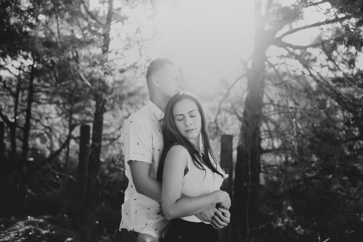 Ensaio em Rio Claro-SP, casal apaixonado, natureza - love, amor, casal, Jonathan Januario, foto, fotografia, Araras, leme, limeira,campinas, São Paulo, folk, lifeStyle, Vsco, montanha, foto na fazenda, pico olho d’agua, Mariporã, foto em montanha