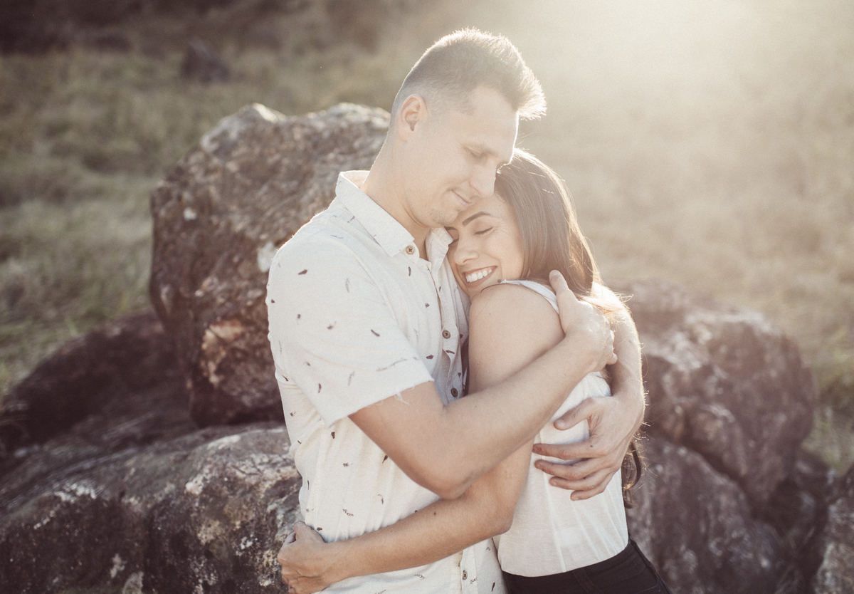 Ensaio em Rio Claro-SP, casal apaixonado, natureza - love, amor, casal, Jonathan Januario, foto, fotografia, Araras, leme, limeira,campinas, São Paulo, folk, lifeStyle, Vsco, montanha, foto na fazenda, pico olho d’agua, Mariporã, foto em montanha