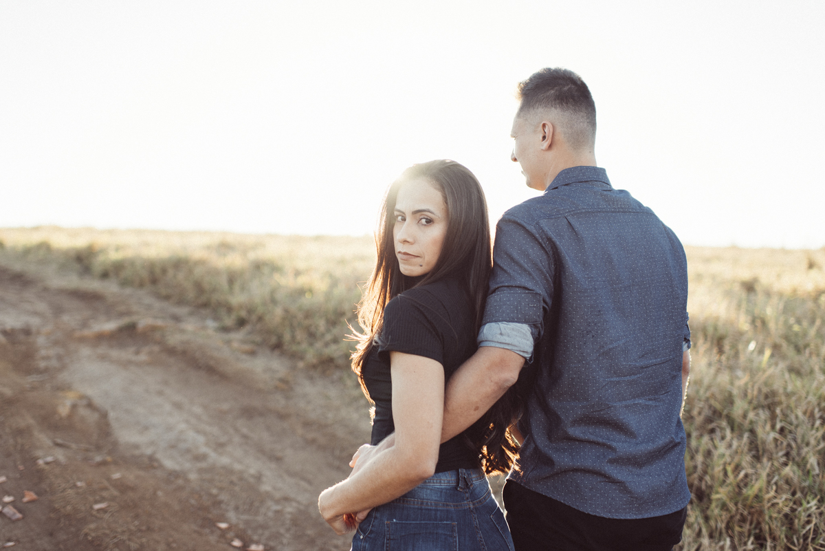 Ensaio em Rio Claro-SP, casal apaixonado, natureza - love, amor, casal, Jonathan Januario, foto, fotografia, Araras, leme, limeira,campinas, São Paulo, folk, lifeStyle, Vsco, montanha, foto na fazenda, pico olho d’agua, Mariporã, foto em montanha