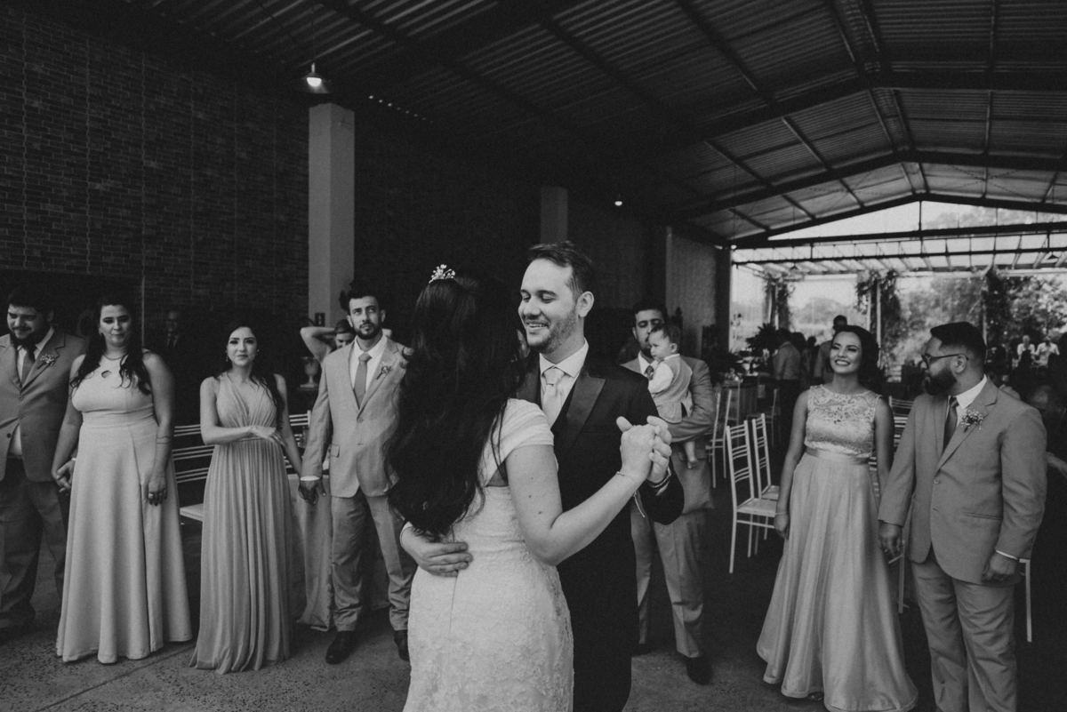  fazenda Marambaia, natureza, love, amor, Jonathan Januario, foto, fotografia, Araras, leme, limeira,campinas, São Paulo, Rio claro, folk, lifeStyle, montanha, foto na fazenda, casamento de dia, noiva, vestido de noiva, vestida pra casar, lápis de noiva