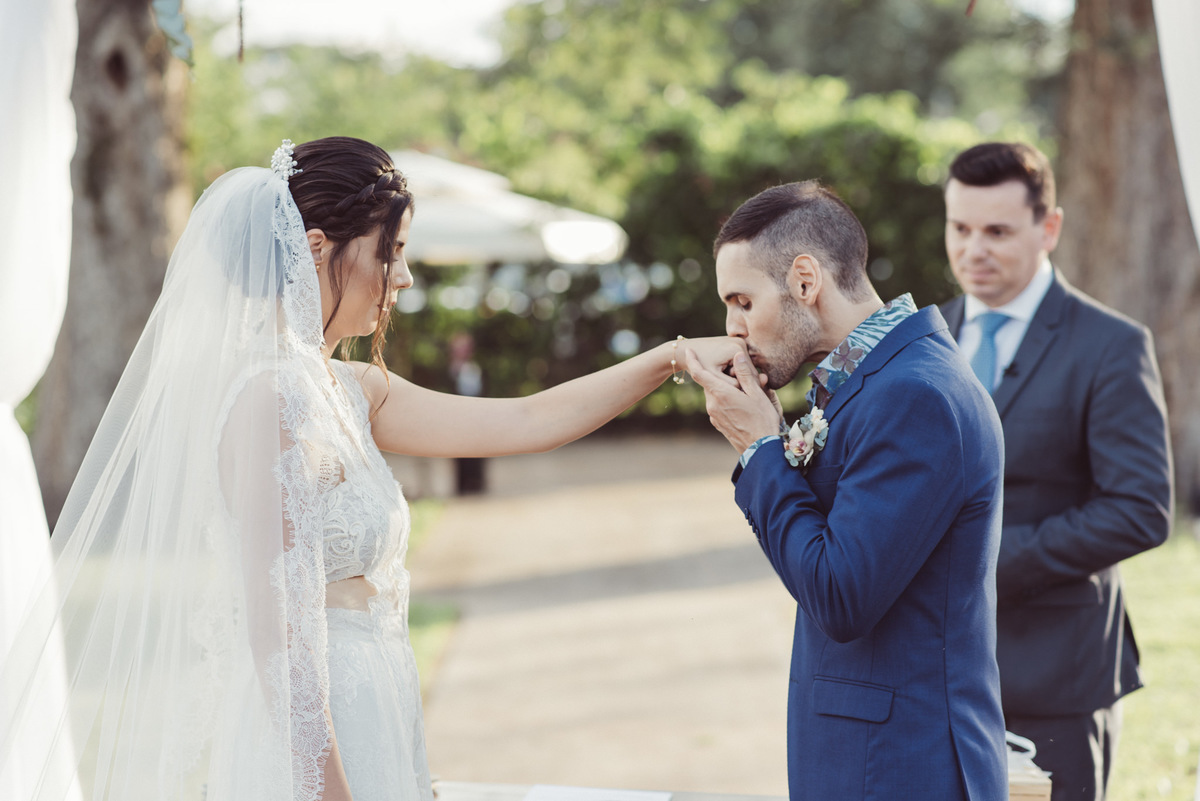 casal apaixonado, natureza, love, amor, Jonathan Januario, foto, fotografia, Araras, leme, limeira,campinas, São Paulo, Rio claro, folk, lifeStyle, montanha, foto na fazenda, casamento de dia, noiva, vestido de noiva, vestida pra casar, lápis de noiva