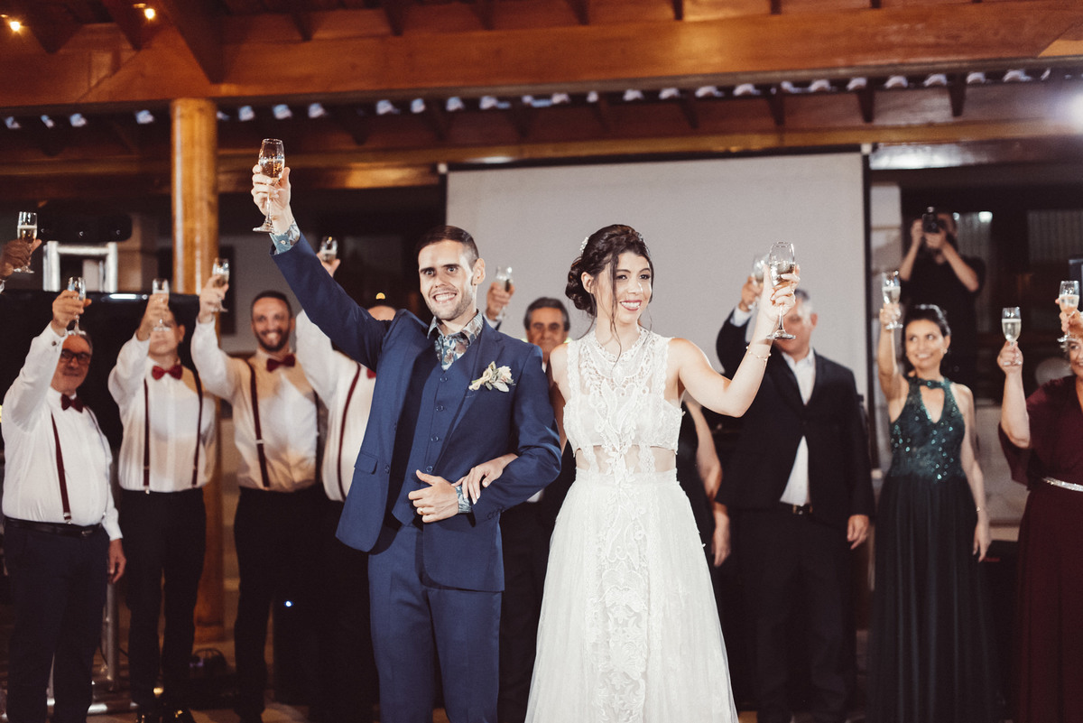 casal apaixonado, natureza, love, amor, Jonathan Januario, foto, fotografia, Araras, leme, limeira,campinas, São Paulo, Rio claro, folk, lifeStyle, montanha, foto na fazenda, casamento de dia, noiva, vestido de noiva, vestida pra casar, lápis de noiva