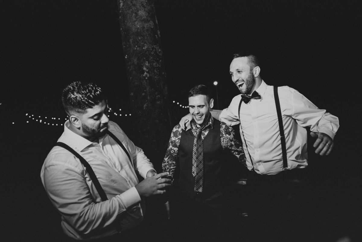 casal apaixonado, natureza, love, amor, Jonathan Januario, foto, fotografia, Araras, leme, limeira,campinas, São Paulo, Rio claro, folk, lifeStyle, montanha, foto na fazenda, casamento de dia, noiva, vestido de noiva, vestida pra casar, lápis de noiva