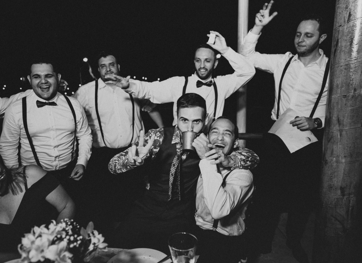 casal apaixonado, natureza, love, amor, Jonathan Januario, foto, fotografia, Araras, leme, limeira,campinas, São Paulo, Rio claro, folk, lifeStyle, montanha, foto na fazenda, casamento de dia, noiva, vestido de noiva, vestida pra casar, lápis de noiva