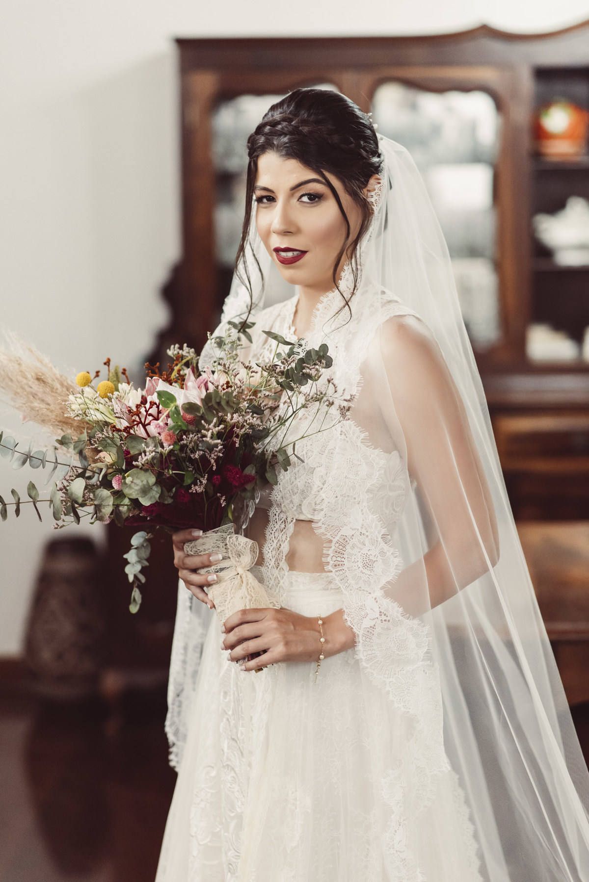 casal apaixonado, natureza, love, amor, Jonathan Januario, foto, fotografia, Araras, leme, limeira,campinas, São Paulo, Rio claro, folk, lifeStyle, montanha, foto na fazenda, casamento de dia, noiva, vestido de noiva, vestida pra casar, lápis de noiva