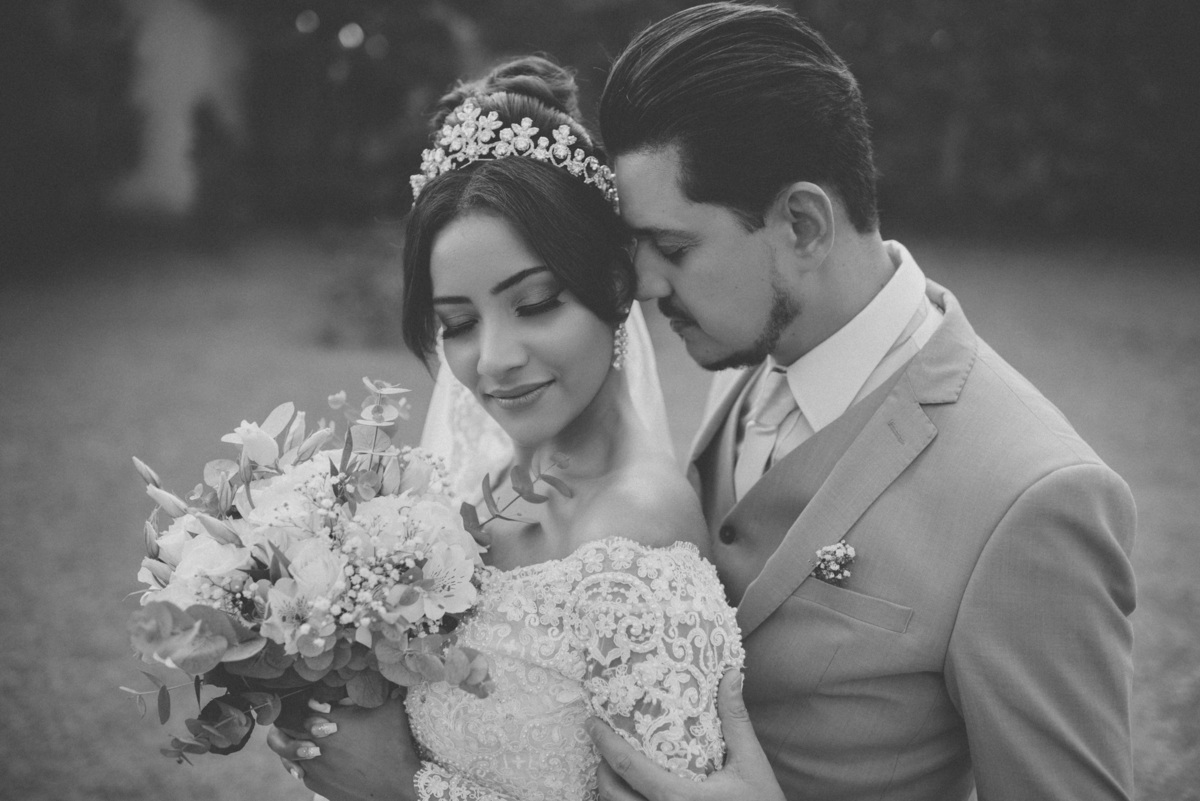  casal apaixonado, natureza, love, amor, Jonathan Januario, foto, fotografia, Poa, leme, limeira,campinas, São Paulo, porto alegre, folk, lifeStyle, montanha, foto na fazenda, casamento de dia, noiva, vestido de noiva, vestida pra casar, lápis de noiva