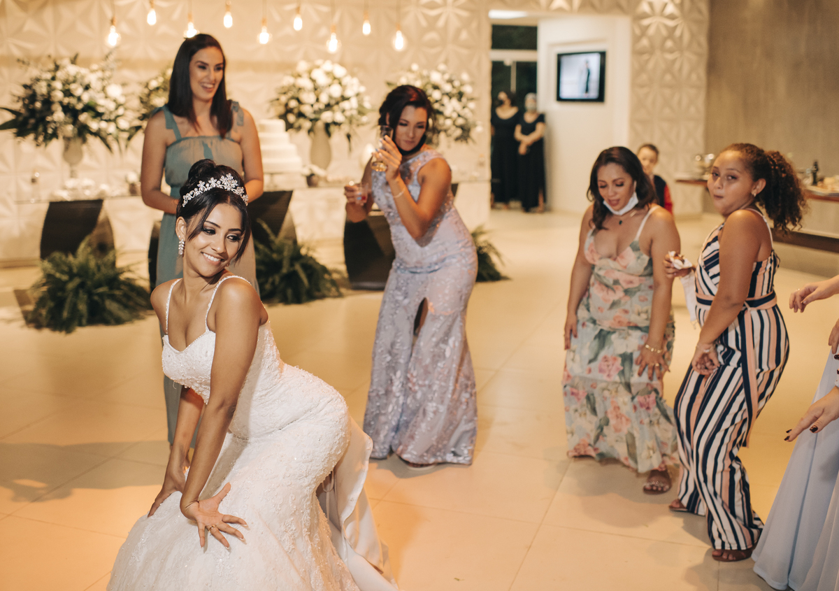  casal apaixonado, natureza, love, amor, Jonathan Januario, foto, fotografia, Poa, leme, limeira,campinas, São Paulo, porto alegre, folk, lifeStyle, montanha, foto na fazenda, casamento de dia, noiva, vestido de noiva, vestida pra casar, lápis de noiva
