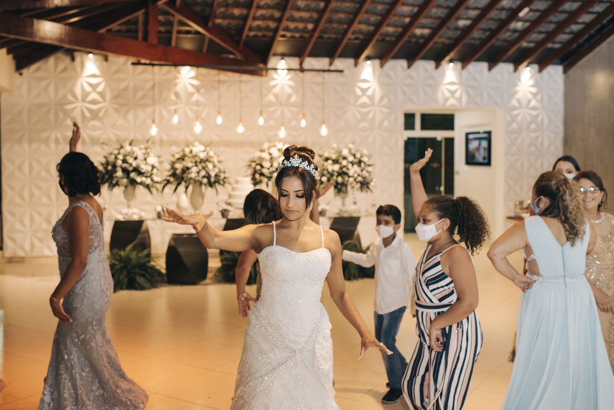  casal apaixonado, natureza, love, amor, Jonathan Januario, foto, fotografia, Poa, leme, limeira,campinas, São Paulo, porto alegre, folk, lifeStyle, montanha, foto na fazenda, casamento de dia, noiva, vestido de noiva, vestida pra casar, lápis de noiva