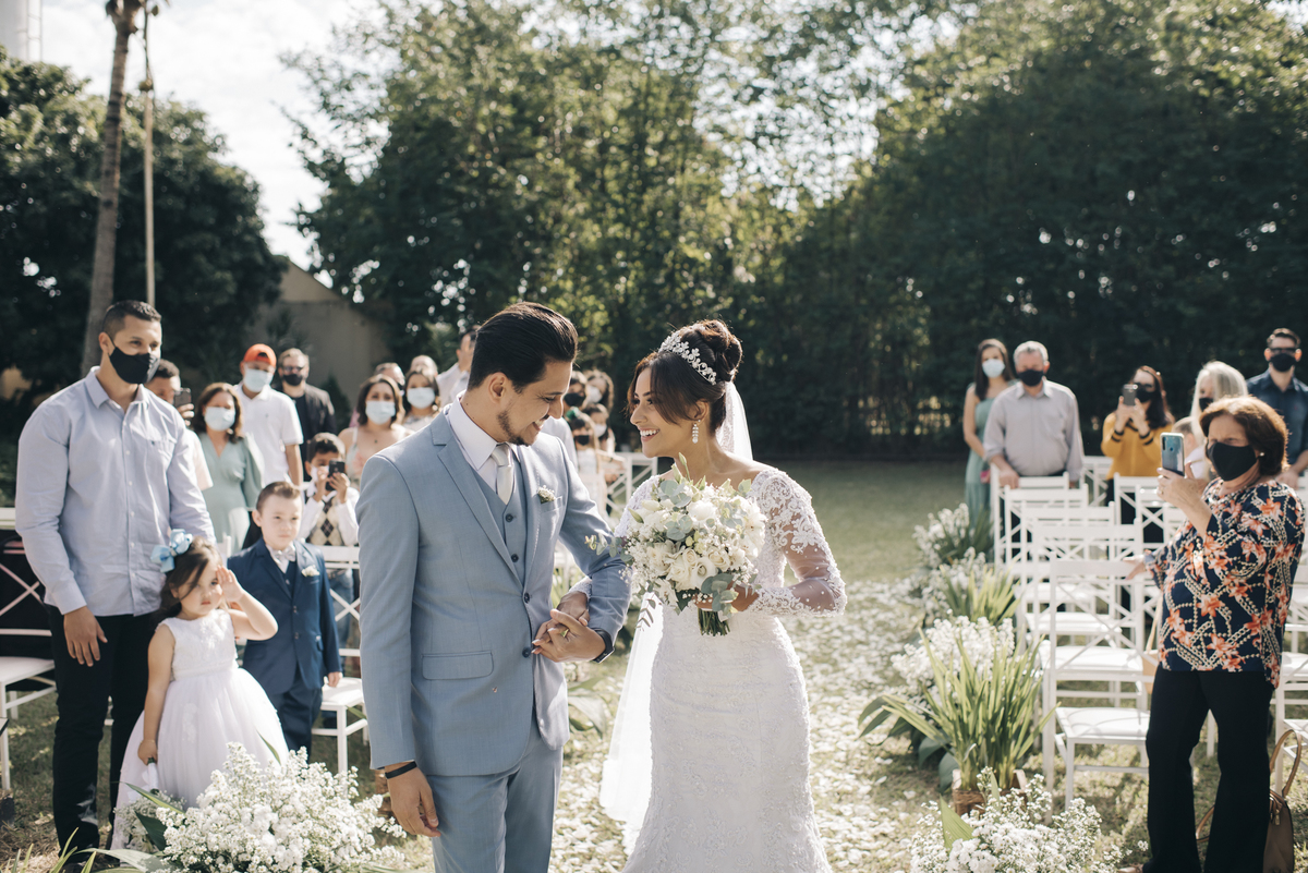  casal apaixonado, natureza, love, amor, Jonathan Januario, foto, fotografia, Poa, leme, limeira,campinas, São Paulo, porto alegre, folk, lifeStyle, montanha, foto na fazenda, casamento de dia, noiva, vestido de noiva, vestida pra casar, lápis de noiva