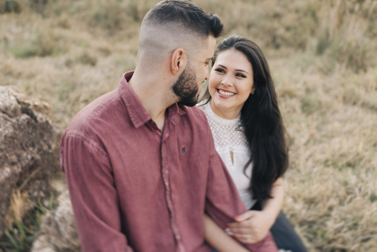Ensaio em Araras-SP, casal apaixonado, Jonathan Januario, fotografo de Araras, fotografo em limeira, ensaio na montanha, foto na fazenda, aloha fotografias, morro do capuava, pico olho d'agua , fotografo em campinas, ensaio em campinas, fotografo de São P