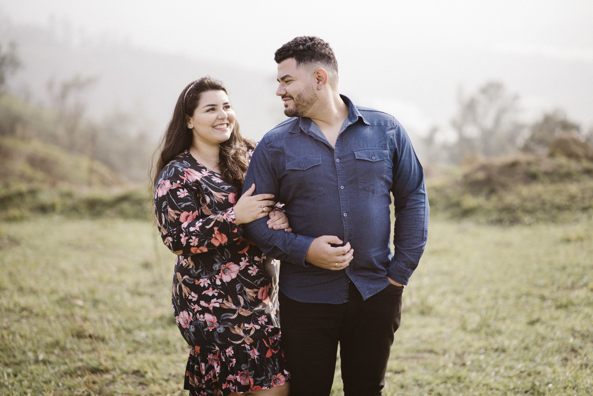 Ensaio em Araras-SP, casal apaixonado, Jonathan Januario, fotografo de Araras, fotografo em limeira, ensaio na montanha, foto na fazenda, aloha fotografias, morro do capuava , fotografo em campinas, ensaio em campinas, fotografo em  piracicaba