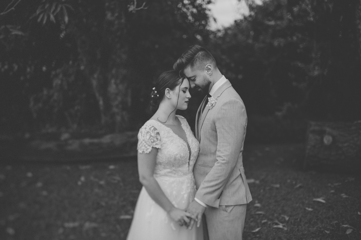 casal apaixonado, casamento na natureza, Jonathan Januario, casamento Boho, fotografo em Araras, fotografo em limeira, fotografo em  São Paulo , foto na fazenda, casamento de dia, noiva, vestido de noiva, aloha  fotografias, lápis de noiva, amora fotograf