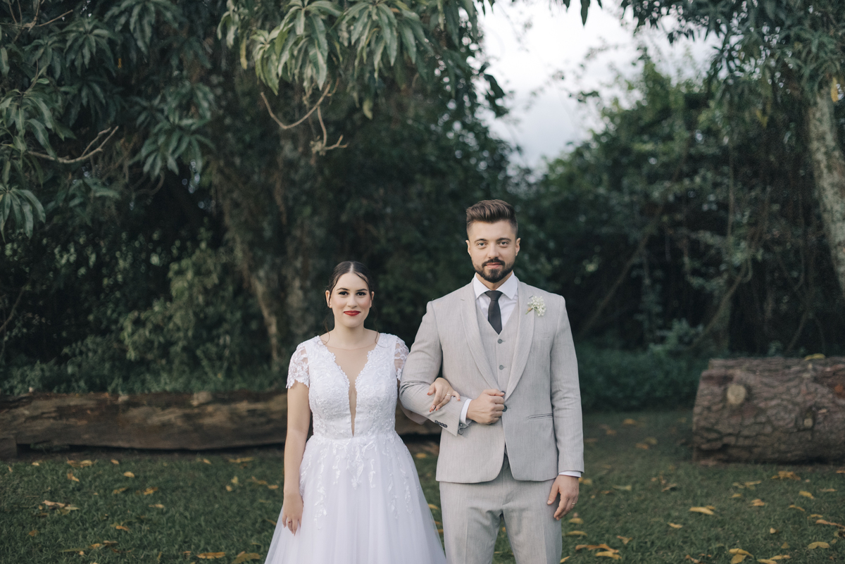 casal apaixonado, casamento na natureza, Jonathan Januario, casamento Boho, fotografo em Araras, fotografo em limeira, fotografo em  São Paulo , foto na fazenda, casamento de dia, noiva, vestido de noiva, aloha  fotografias, lápis de noiva, amora fotograf