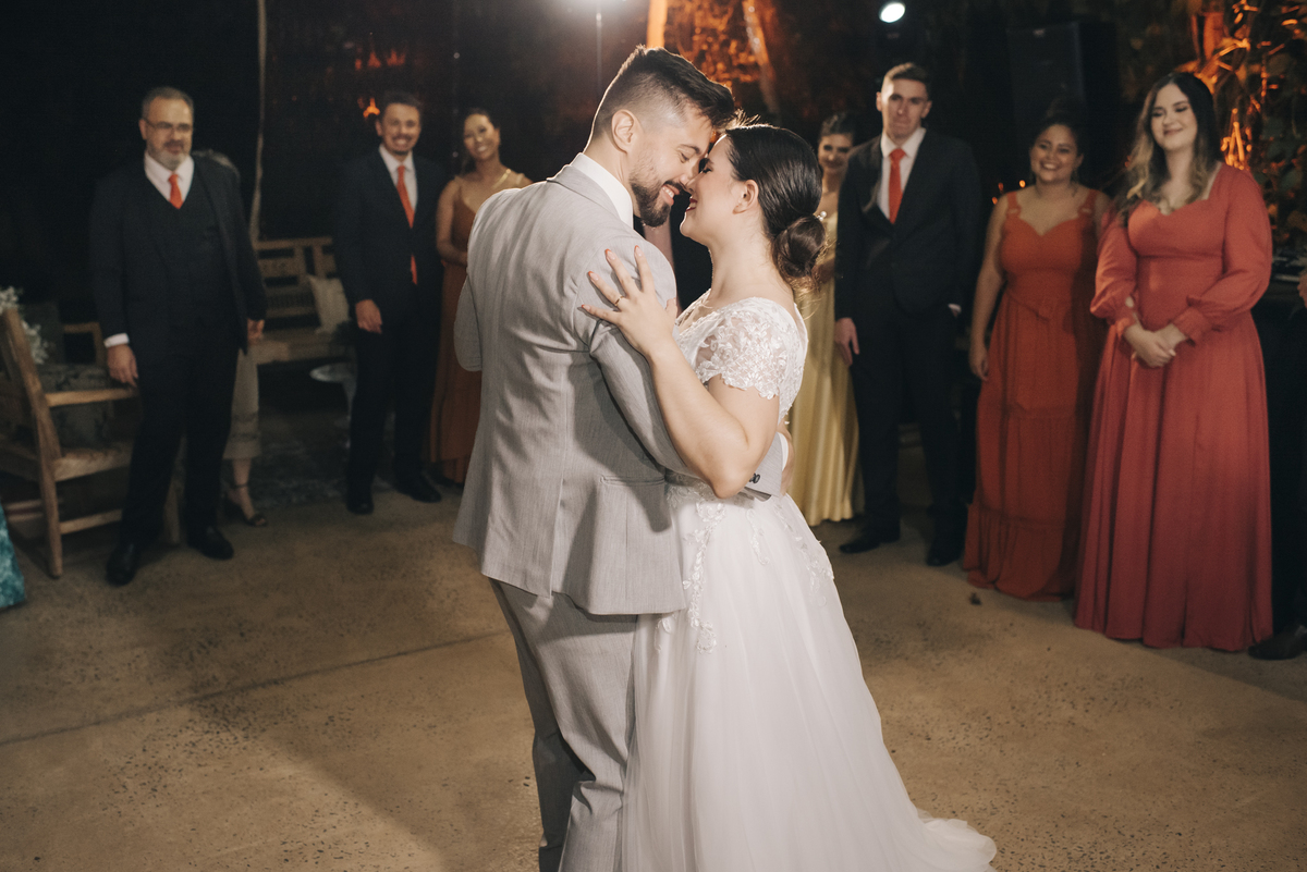 casal apaixonado, casamento na natureza, Jonathan Januario, casamento Boho, fotografo em Araras, fotografo em limeira, fotografo em  São Paulo , foto na fazenda, casamento de dia, noiva, vestido de noiva, aloha  fotografias, lápis de noiva, amora fotograf