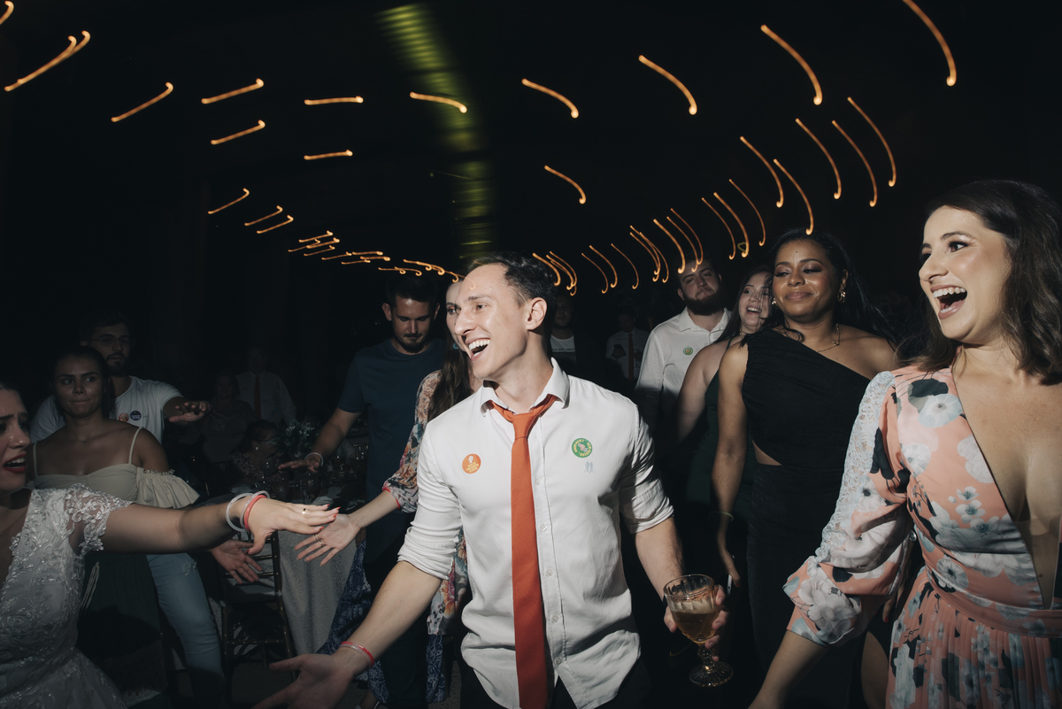 casal apaixonado, casamento na natureza, Jonathan Januario, casamento Boho, fotografo em Araras, fotografo em limeira, fotografo em  São Paulo , foto na fazenda, casamento de dia, noiva, vestido de noiva, aloha  fotografias, lápis de noiva, amora fotograf