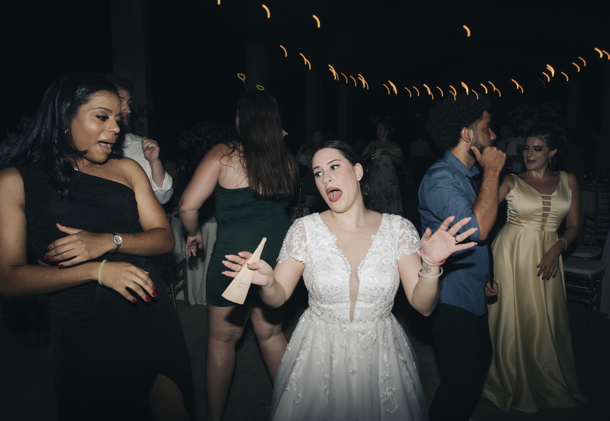 casal apaixonado, casamento na natureza, Jonathan Januario, casamento Boho, fotografo em Araras, fotografo em limeira, fotografo em  São Paulo , foto na fazenda, casamento de dia, noiva, vestido de noiva, aloha  fotografias, lápis de noiva, amora fotograf