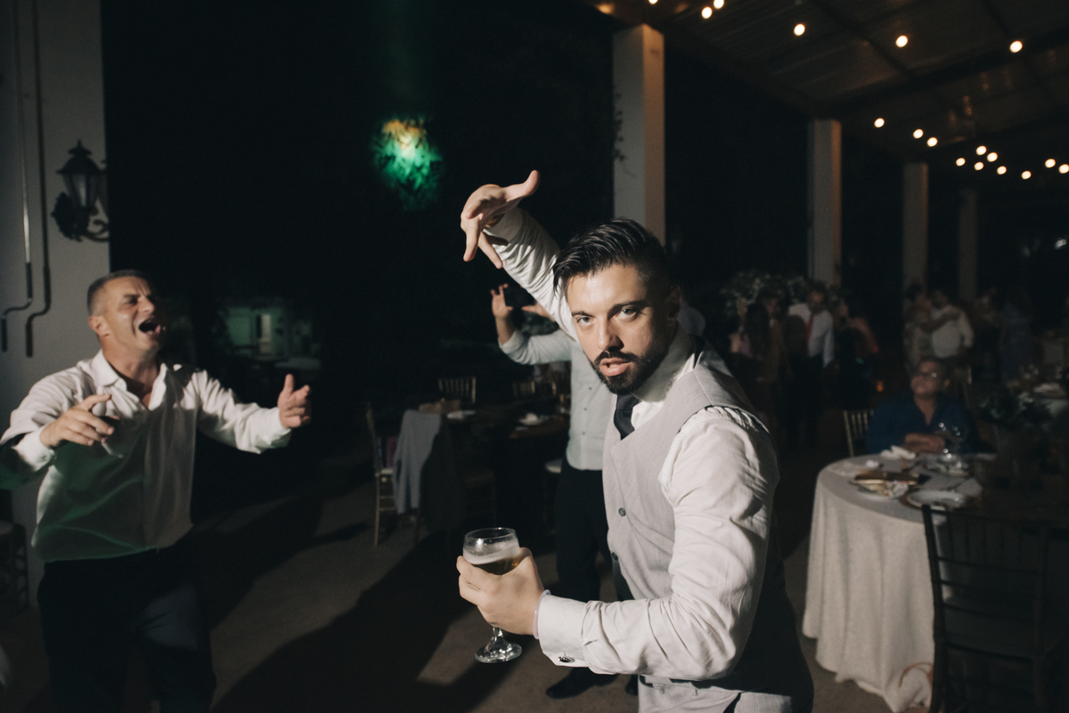 casal apaixonado, casamento na natureza, Jonathan Januario, casamento Boho, fotografo em Araras, fotografo em limeira, fotografo em  São Paulo , foto na fazenda, casamento de dia, noiva, vestido de noiva, aloha  fotografias, lápis de noiva, amora fotograf