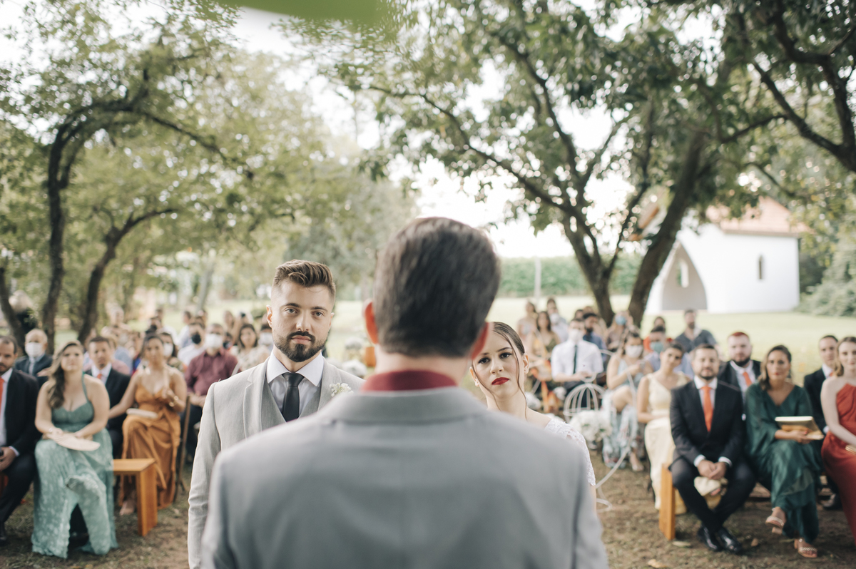 casal apaixonado, casamento na natureza, Jonathan Januario, casamento Boho, fotografo em Araras, fotografo em limeira, fotografo em  São Paulo , foto na fazenda, casamento de dia, noiva, vestido de noiva, aloha  fotografias, lápis de noiva, amora fotograf