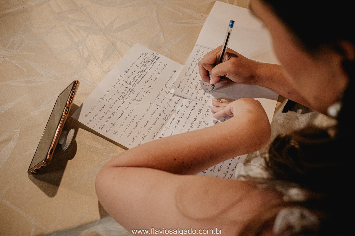 noiva escrevendo seus votos, making of gaden party 
