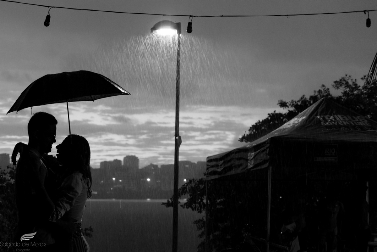 casal-na-chuva-lagoa
