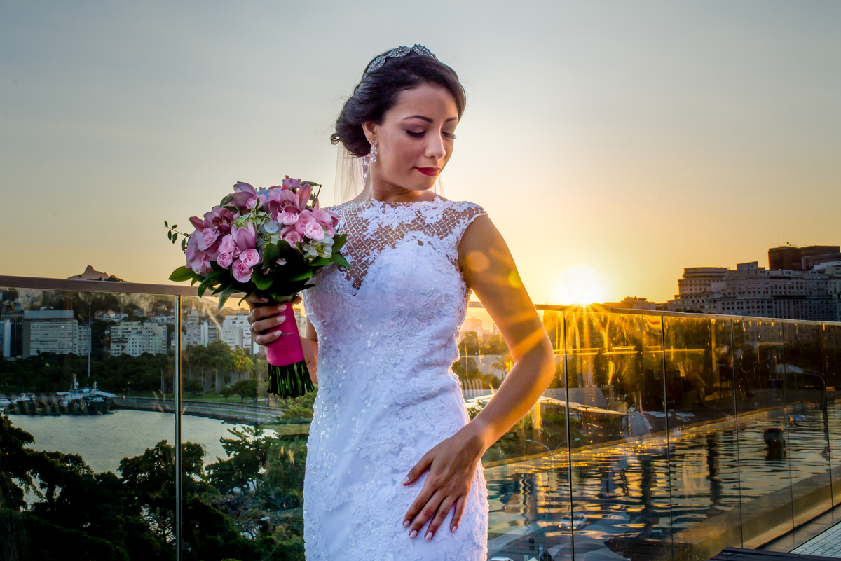 noiva no alto do prodigy hotel santos dumont airport rio de janeiro ao por do sol