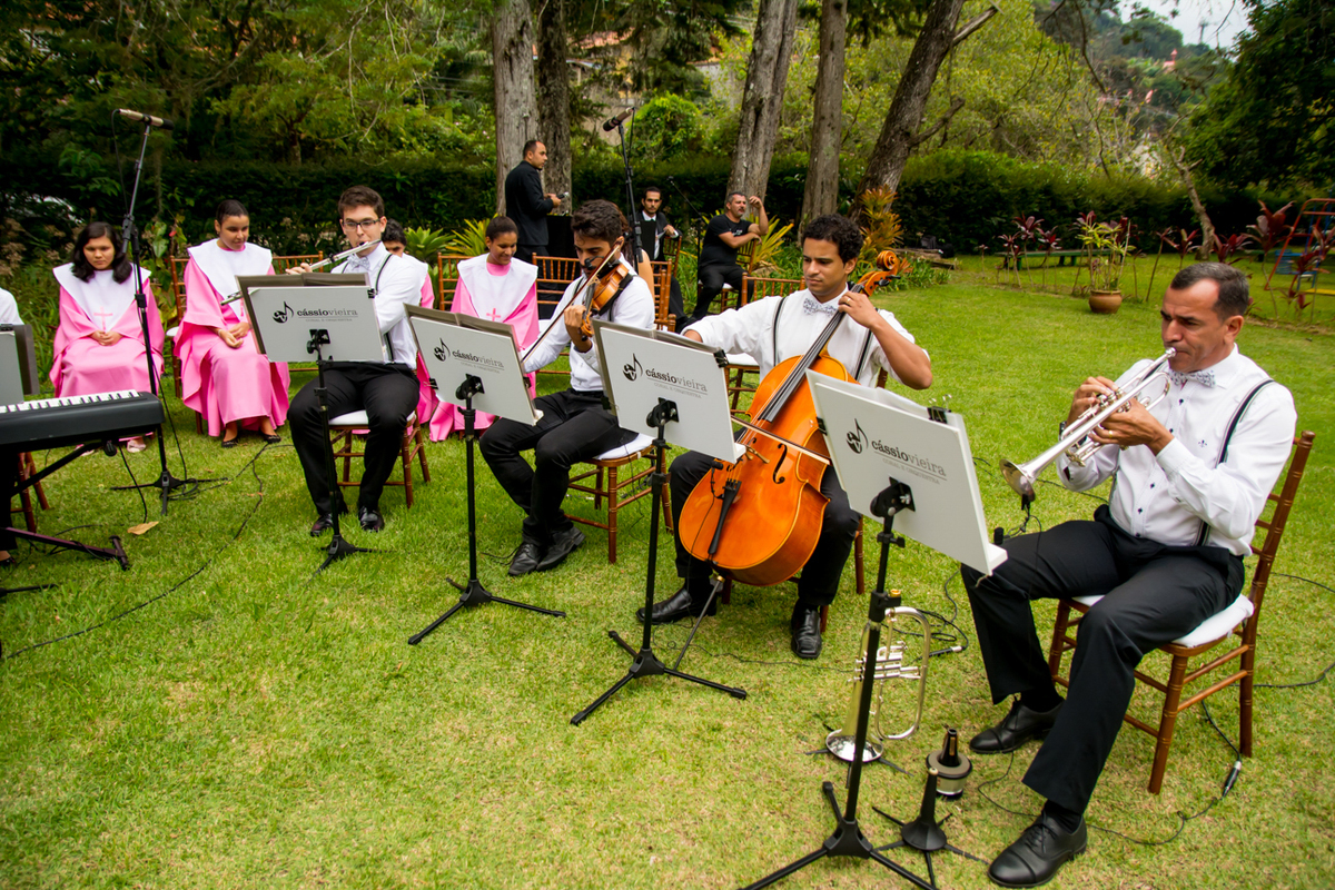 Músicos tocando ao ar livre