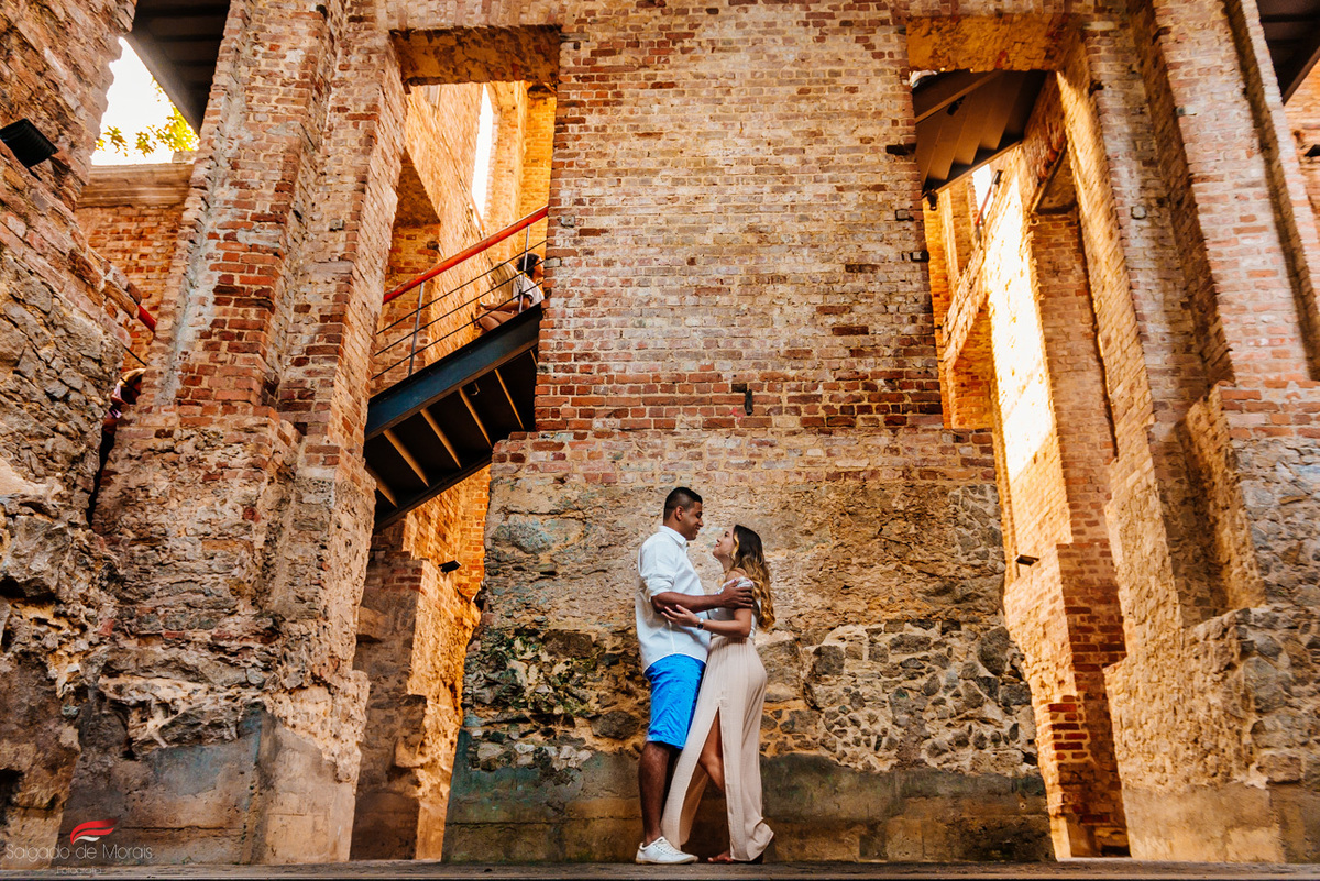 foto de casal nas ruinas