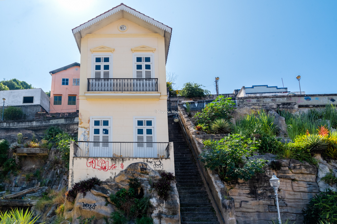Casa de engorda no Jardim Suspenso do Valongo