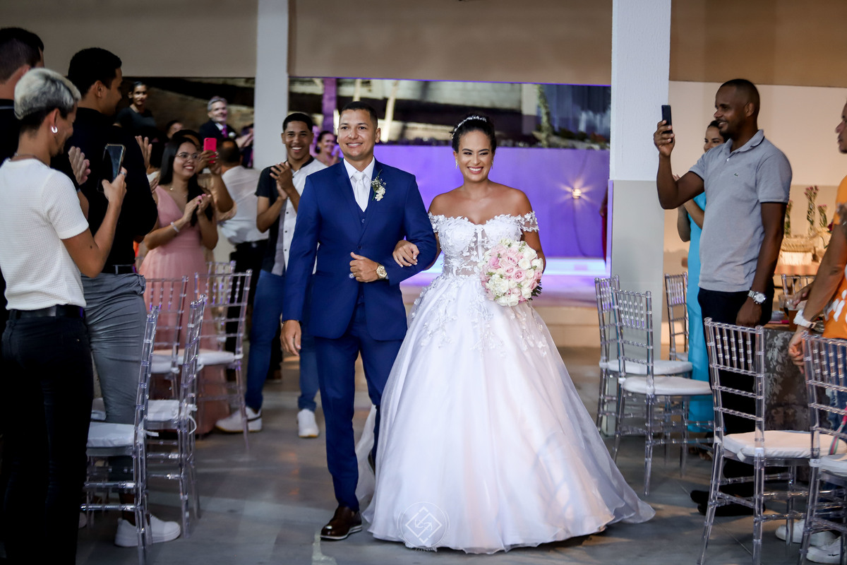 #noivas 
#vestidodenoiva
#bolodenoiva
#fotografodecasamento
#leandrosilvastudio
#leandrosilvastudiofotografico