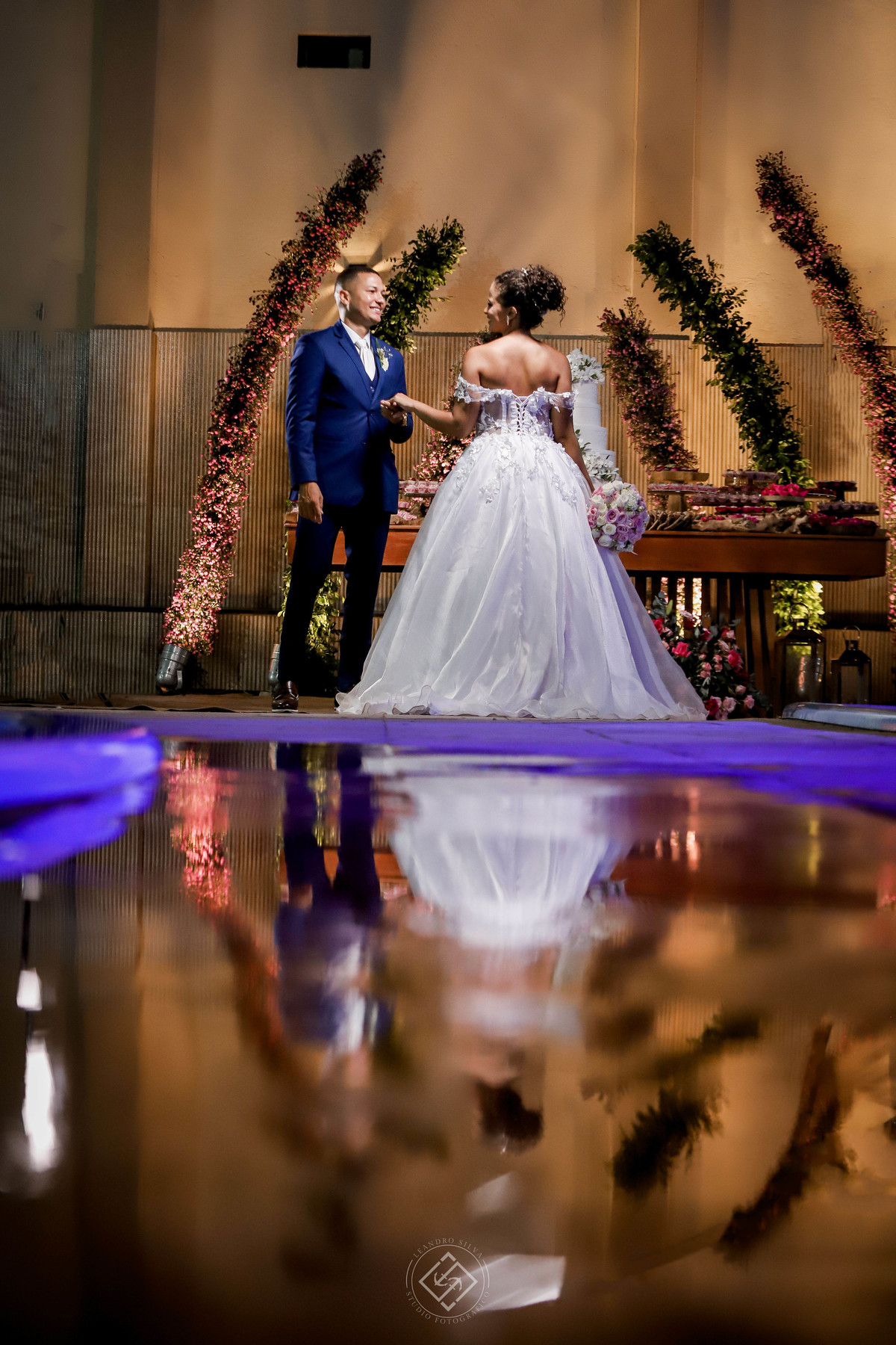 #noivas 
#vestidodenoiva
#bolodenoiva
#fotografodecasamento
#leandrosilvastudio
#leandrosilvastudiofotografico