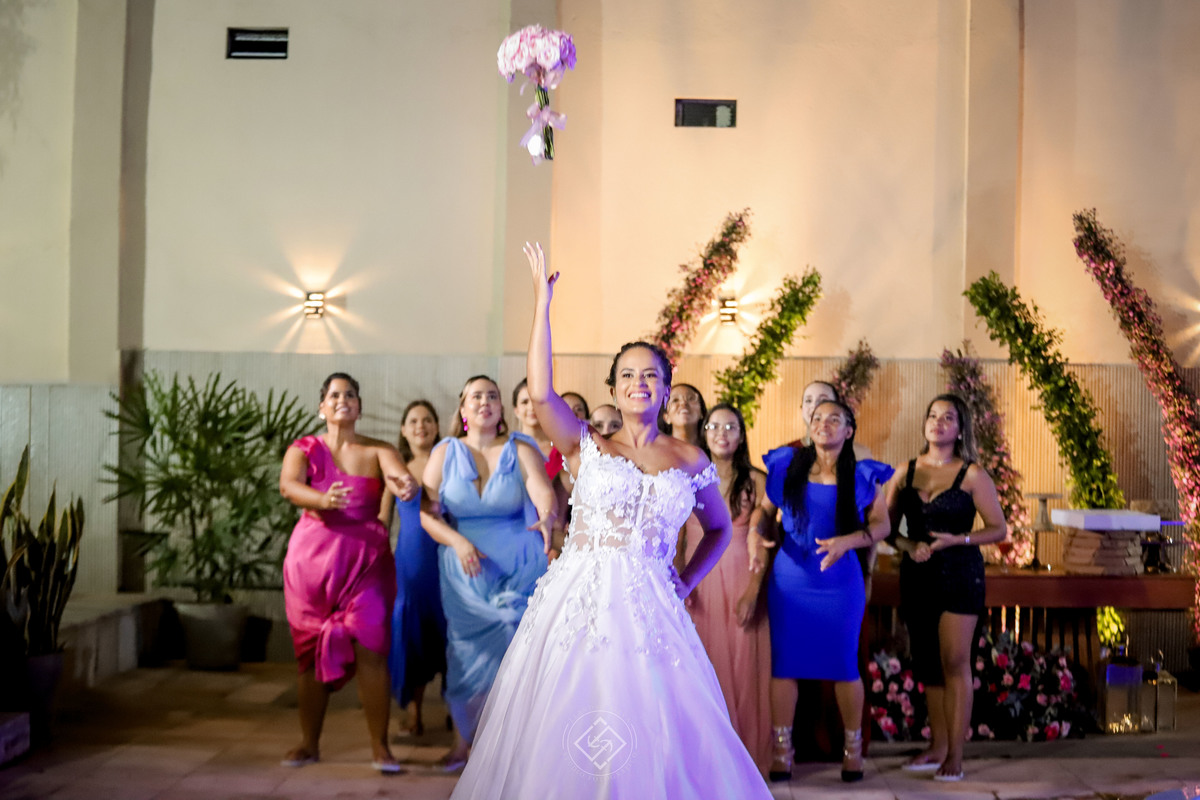 #noivas 
#vestidodenoiva
#bolodenoiva
#fotografodecasamento
#leandrosilvastudio
#leandrosilvastudiofotografico