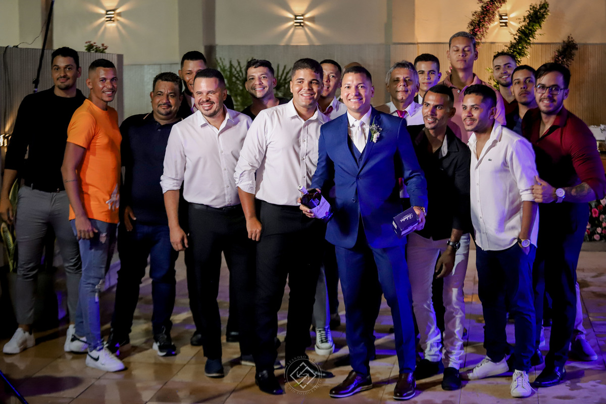 #noivas 
#vestidodenoiva
#bolodenoiva
#fotografodecasamento
#leandrosilvastudio
#leandrosilvastudiofotografico