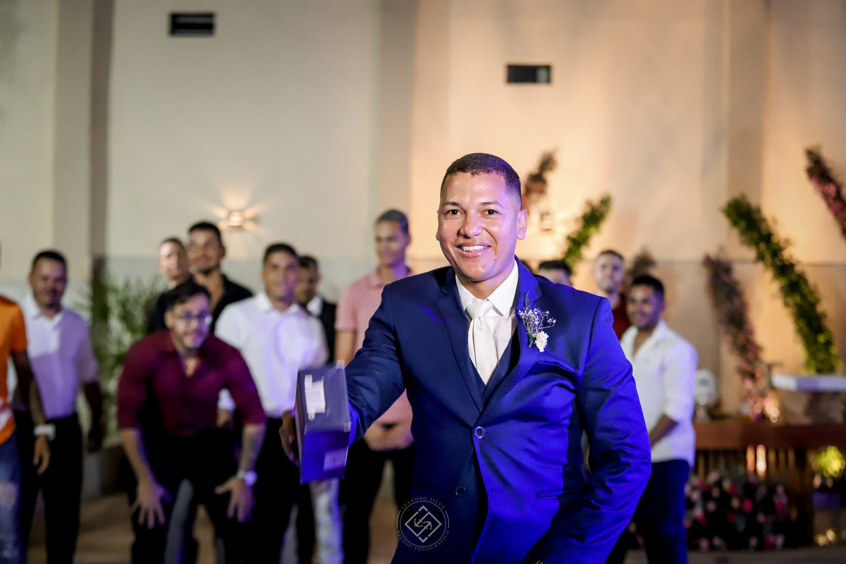 #noivas 
#vestidodenoiva
#bolodenoiva
#fotografodecasamento
#leandrosilvastudio
#leandrosilvastudiofotografico