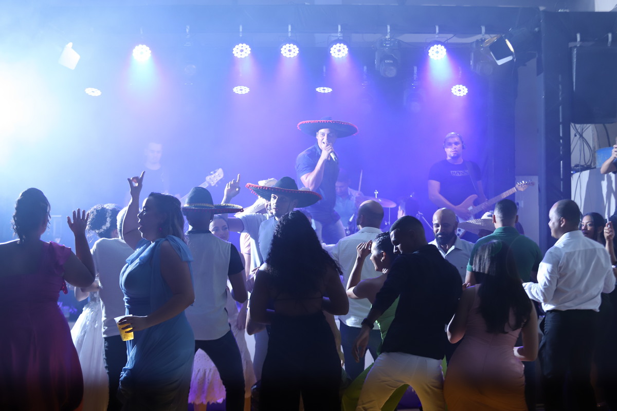 #noivas 
#vestidodenoiva
#bolodenoiva
#fotografodecasamento
#leandrosilvastudio
#leandrosilvastudiofotografico