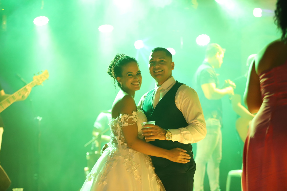 #noivas 
#vestidodenoiva
#bolodenoiva
#fotografodecasamento
#leandrosilvastudio
#leandrosilvastudiofotografico