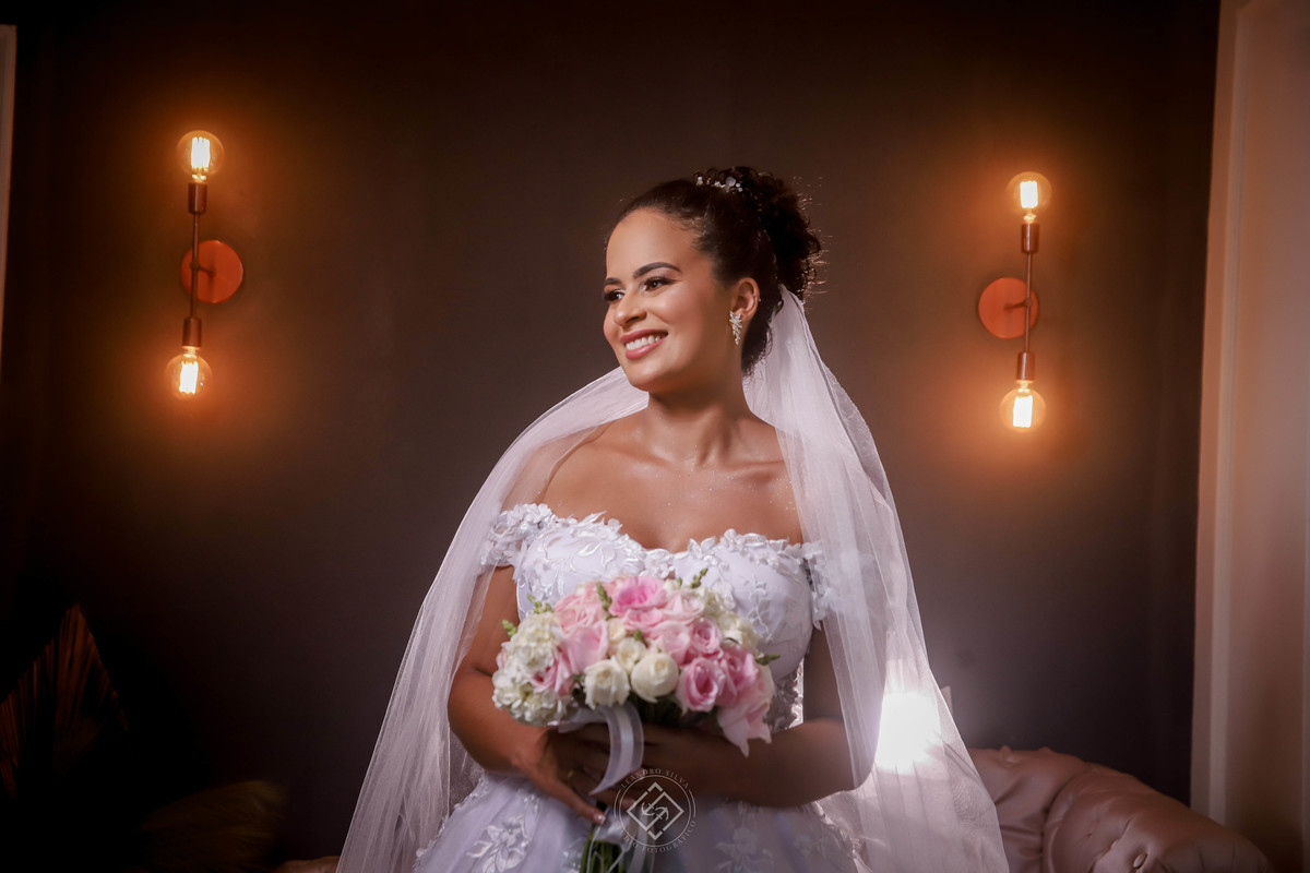 #noivas 
#vestidodenoiva
#bolodenoiva
#fotografodecasamento
#leandrosilvastudio
#leandrosilvastudiofotografico