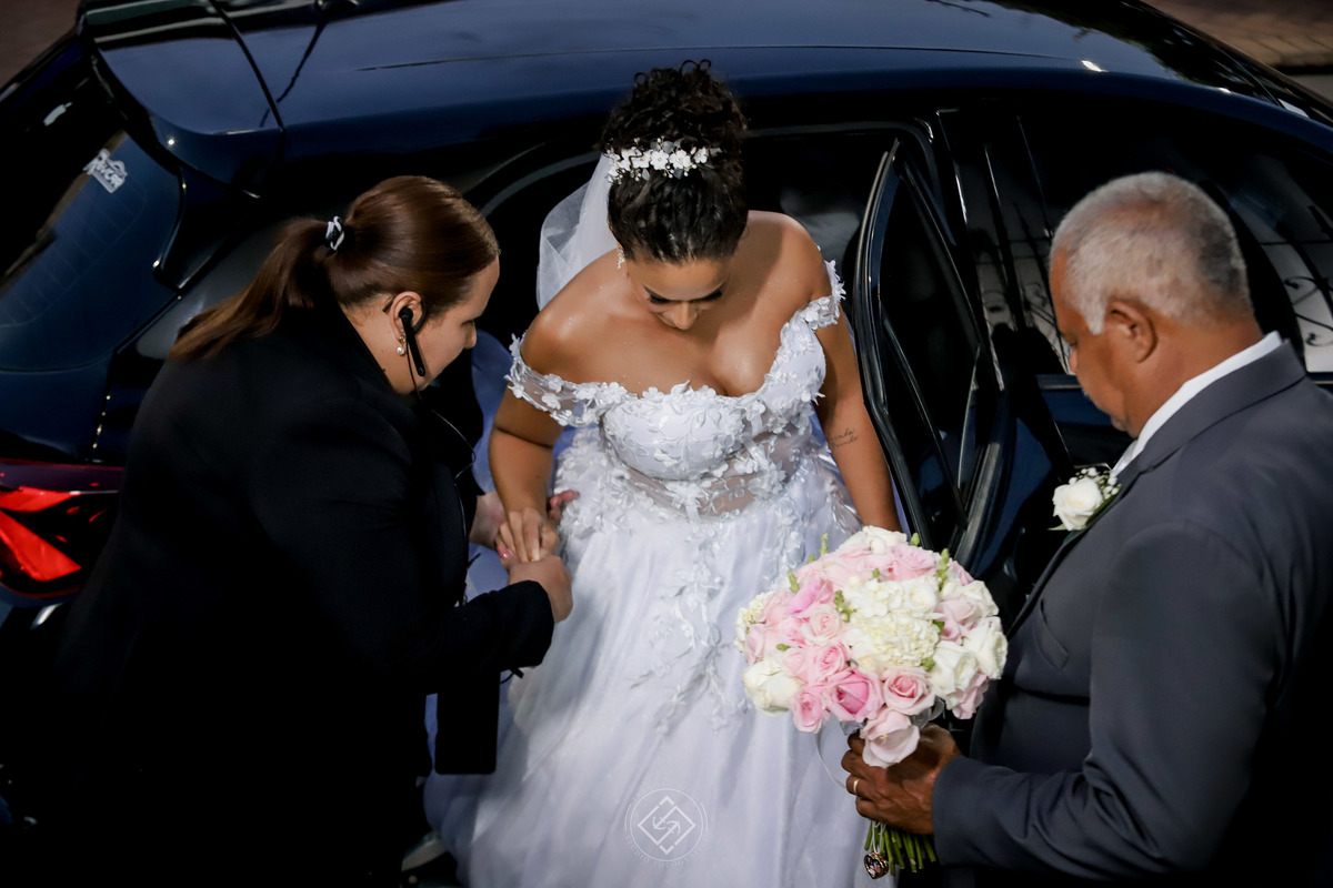 #noivas 
#vestidodenoiva
#bolodenoiva
#fotografodecasamento
#leandrosilvastudio
#leandrosilvastudiofotografico