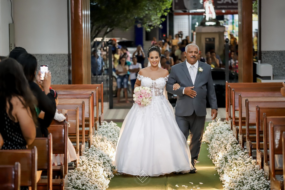 #noivas 
#vestidodenoiva
#bolodenoiva
#fotografodecasamento
#leandrosilvastudio
#leandrosilvastudiofotografico