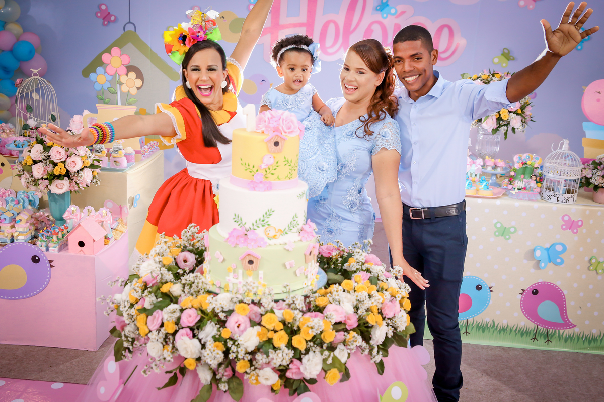 ✔ Olá genteeee!!!!... Quero lhes apresentar O Jardim da Heloíse! que por sinal estava tão cheio de borboletas que até agora eu sonho com borboletas! (rsrs)
#leandrosilvastudio
#leandrosilvastudiofotografico
#leandrosilva
#fotografiainfantil