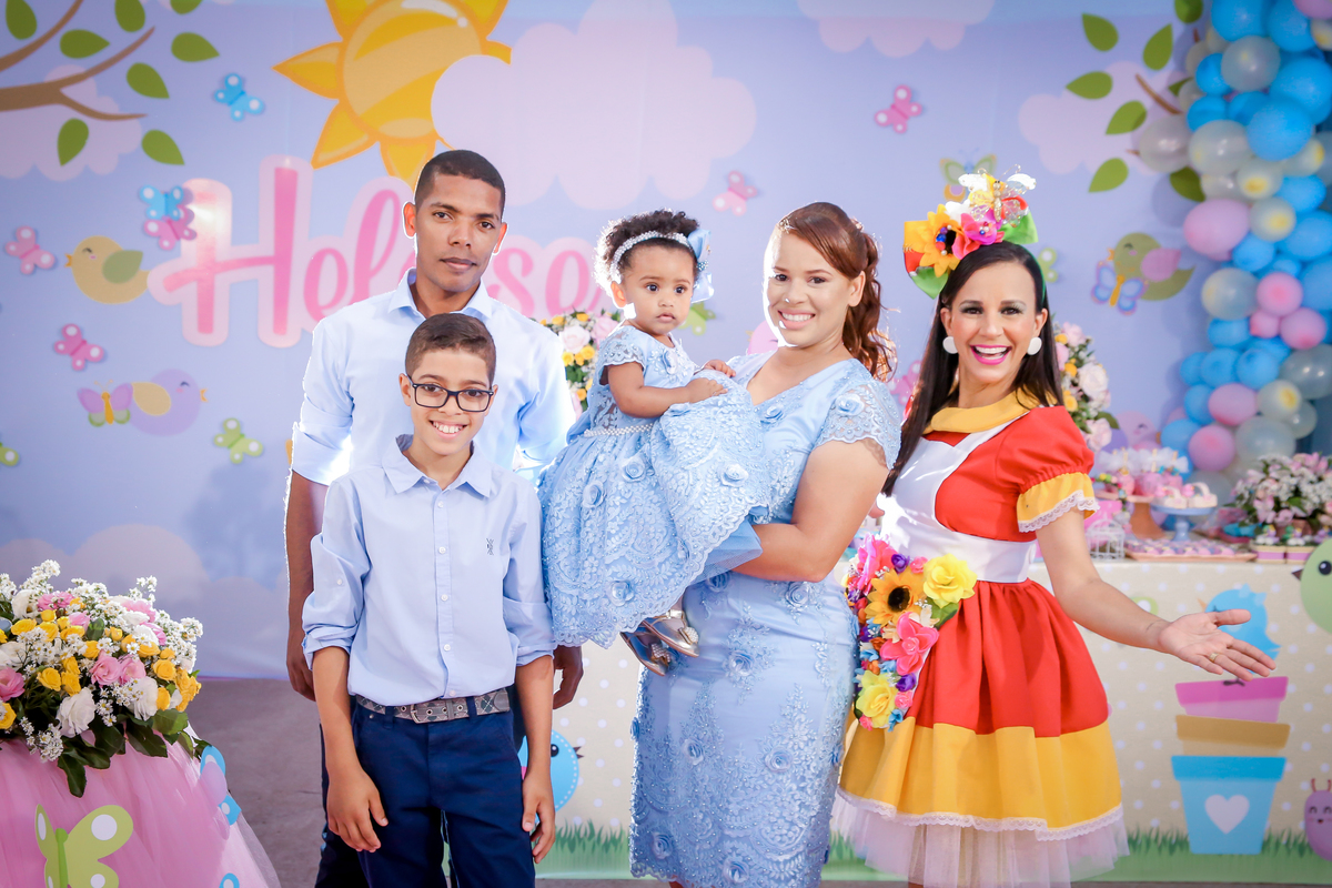 ✔ Olá genteeee!!!!... Quero lhes apresentar O Jardim da Heloíse! que por sinal estava tão cheio de borboletas que até agora eu sonho com borboletas! (rsrs)
#leandrosilvastudio
#leandrosilvastudiofotografico
#leandrosilva
#fotografiainfantil