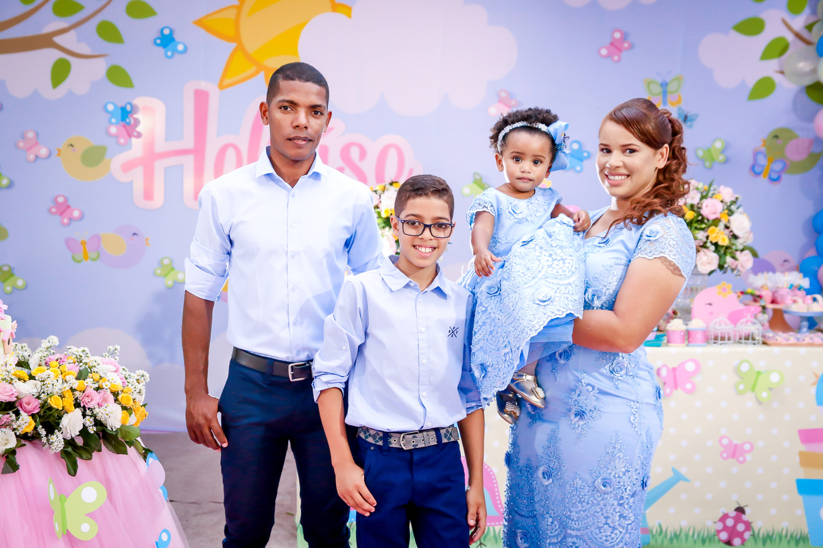 ✔ Olá genteeee!!!!... Quero lhes apresentar O Jardim da Heloíse! que por sinal estava tão cheio de borboletas que até agora eu sonho com borboletas! (rsrs)
#leandrosilvastudio
#leandrosilvastudiofotografico
#leandrosilva
#fotografiainfantil