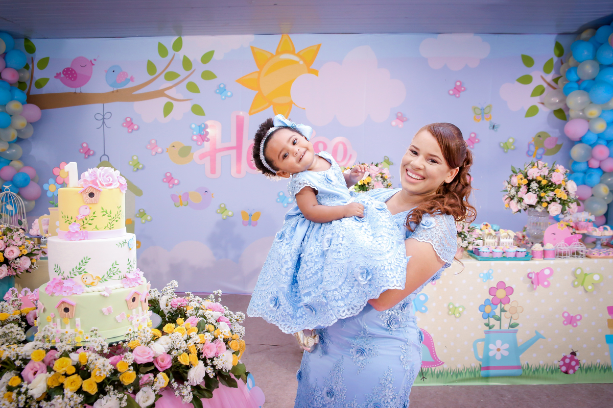 ✔ Olá genteeee!!!!... Quero lhes apresentar O Jardim da Heloíse! que por sinal estava tão cheio de borboletas que até agora eu sonho com borboletas! (rsrs)
#leandrosilvastudio
#leandrosilvastudiofotografico
#leandrosilva
#fotografiainfantil