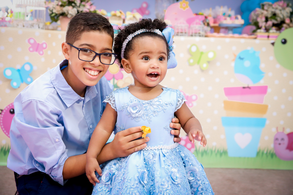 ✔ Olá genteeee!!!!... Quero lhes apresentar O Jardim da Heloíse! que por sinal estava tão cheio de borboletas que até agora eu sonho com borboletas! (rsrs)
#leandrosilvastudio
#leandrosilvastudiofotografico
#leandrosilva
#fotografiainfantil